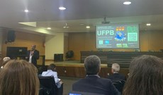 Pró-reitor de Pós-graduação da UFPB, Luiz Medeiros, apresentando a instituição e suas ações no âmbito do Capes PrInt.